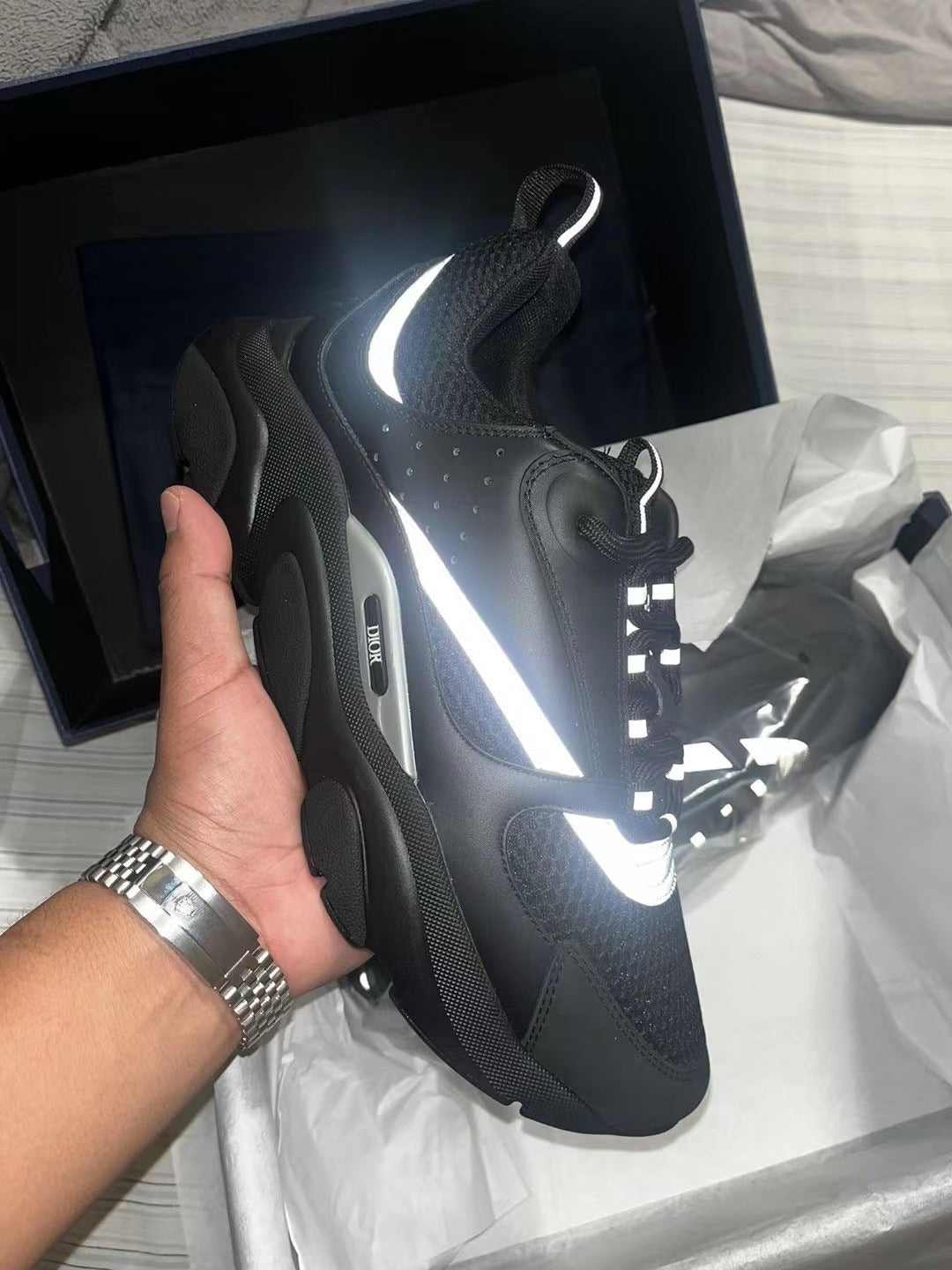 Sneakers B22